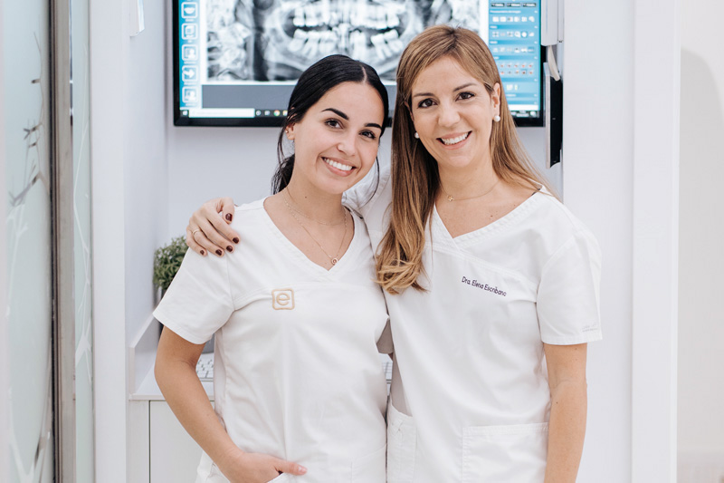 Especialistas en estética dental e implantología