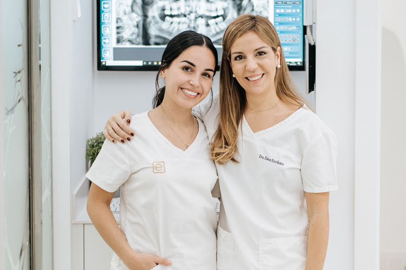 Especialistas en estética dental e implantología